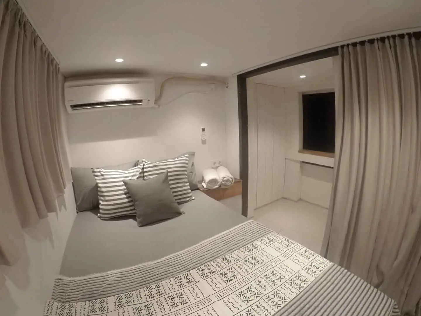 Padar Cabin Balcony - Zendaya
