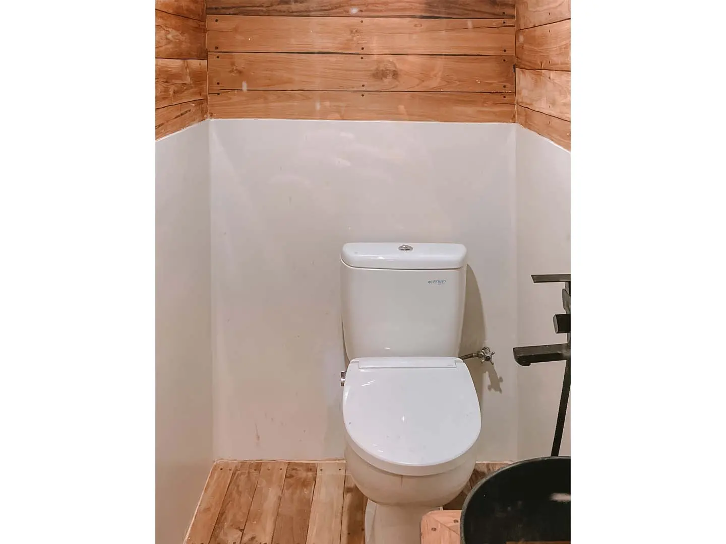 Rote & Selayar Bathroom