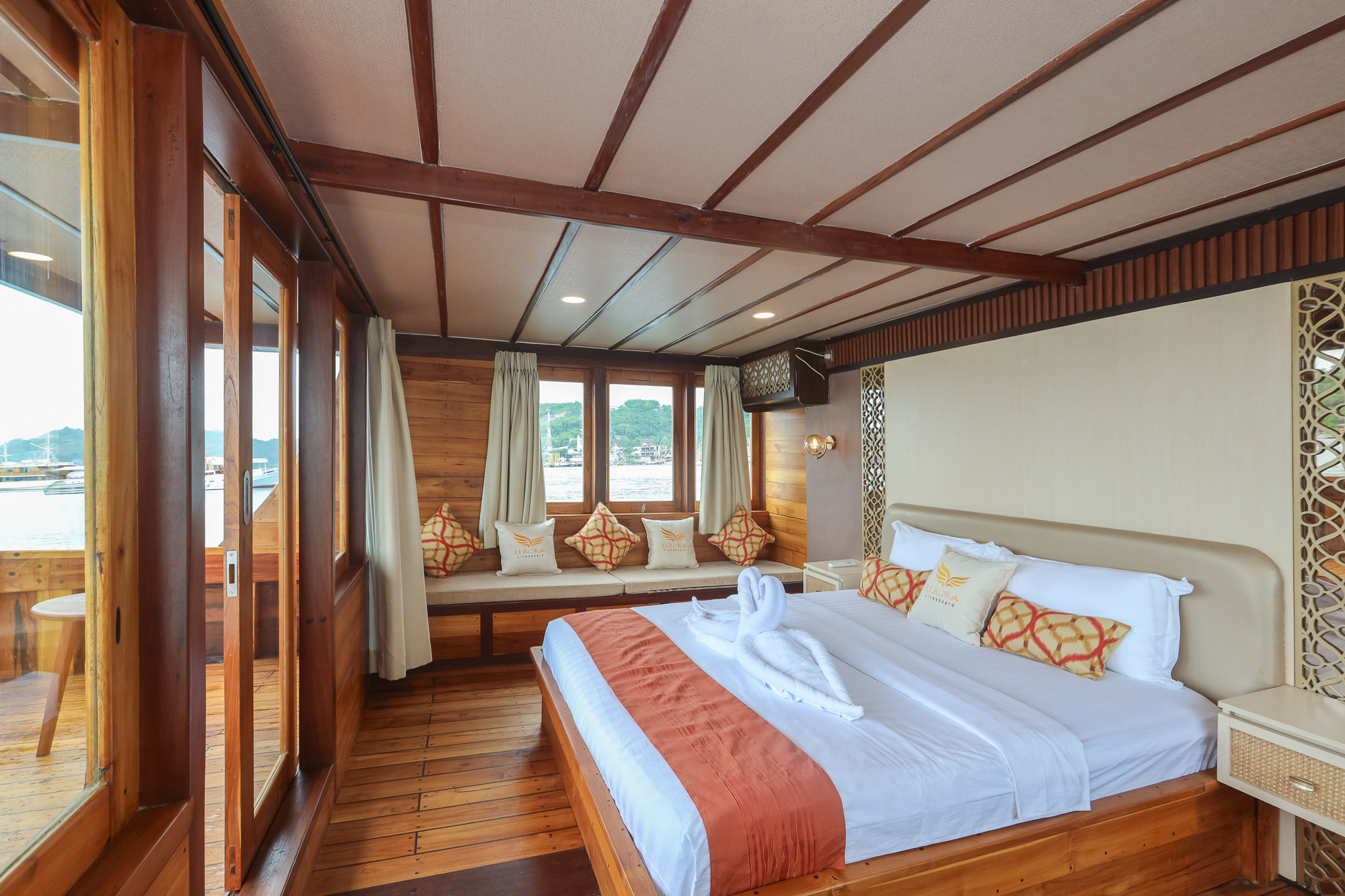master cabin