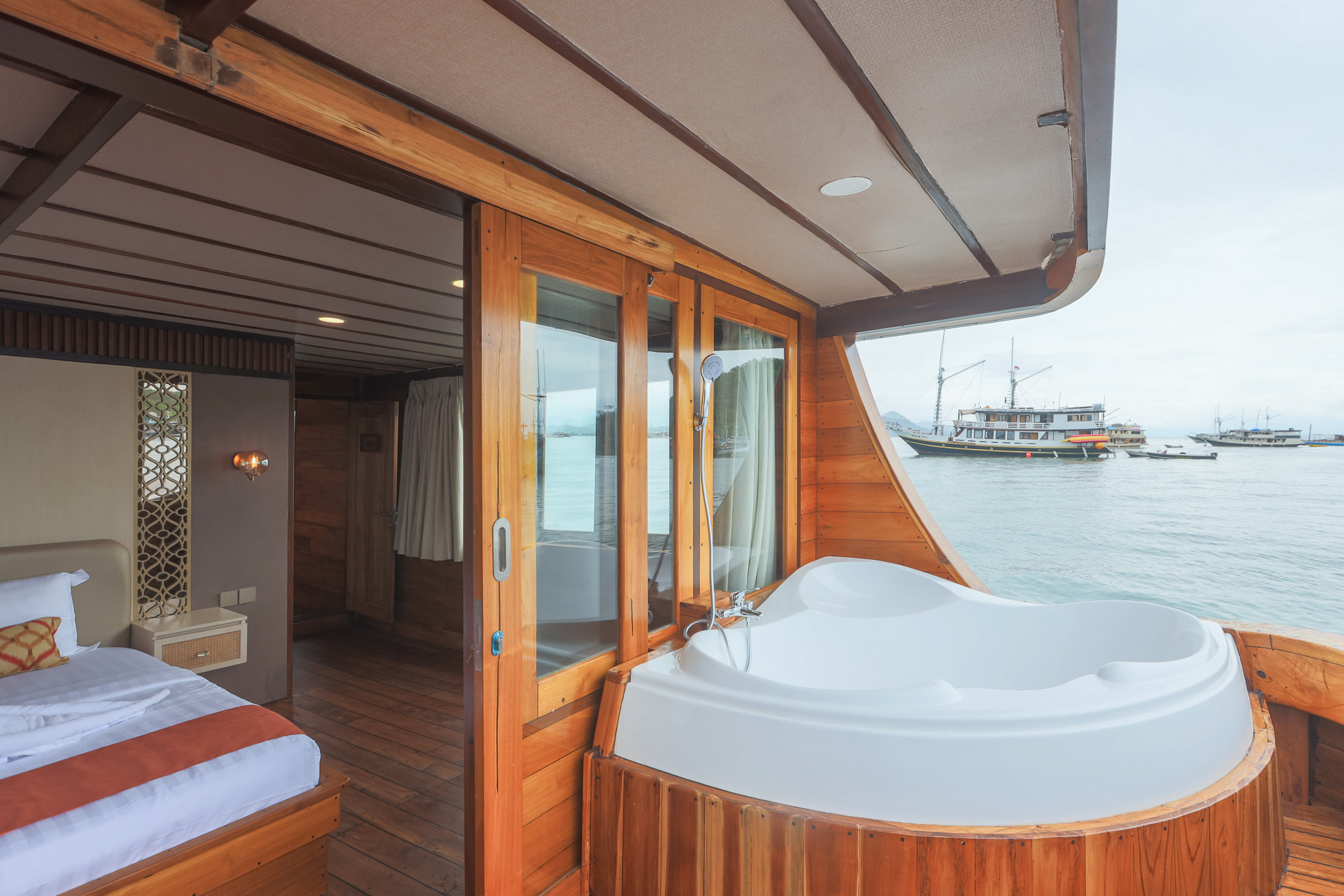 master cabin