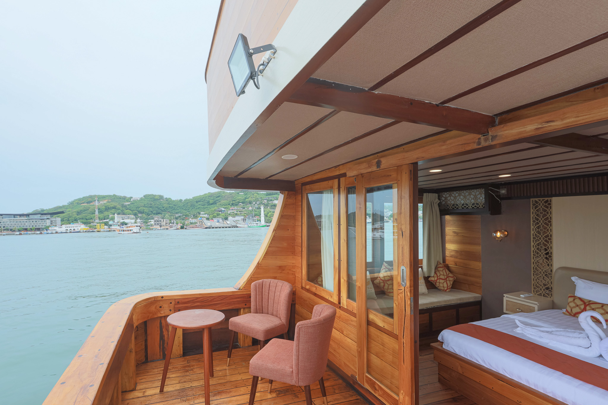 master cabin